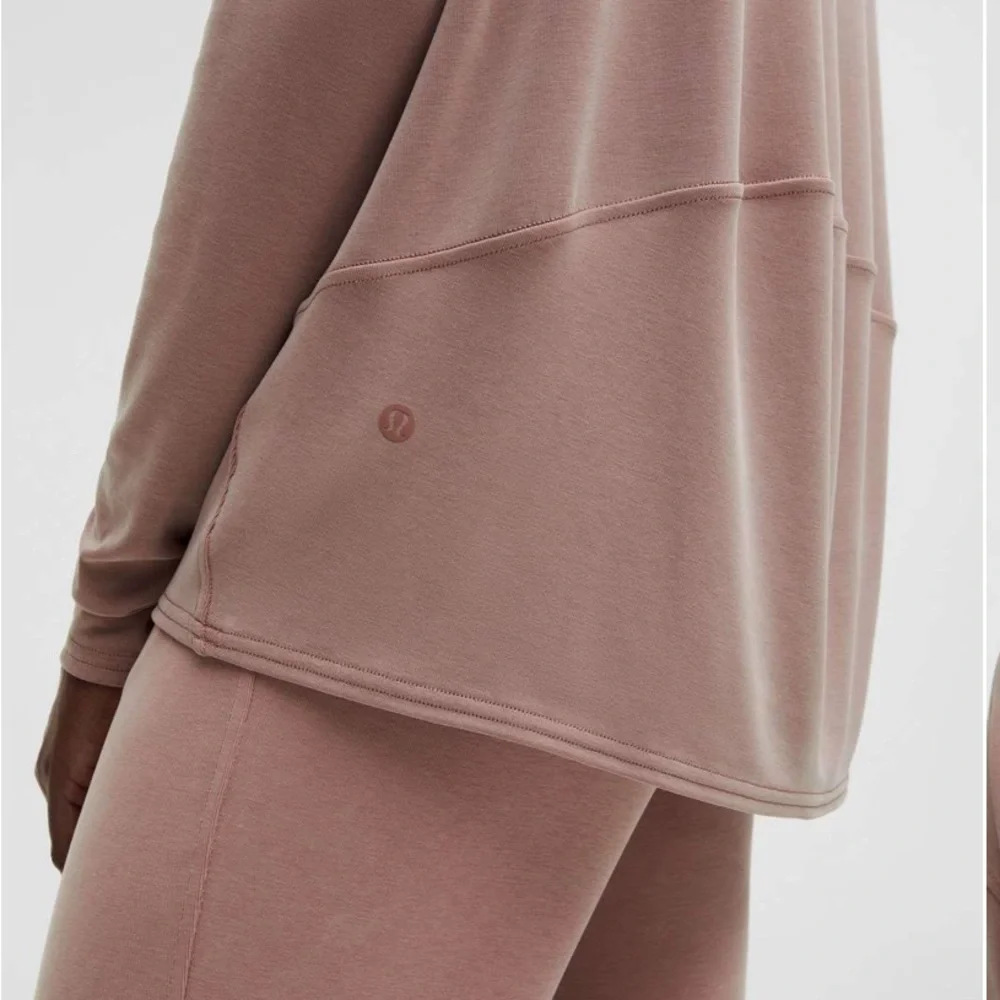 NWT lululemon Drapey Softstreme off-the-shoulder long sleeve top- size M - Picture 7 of 7